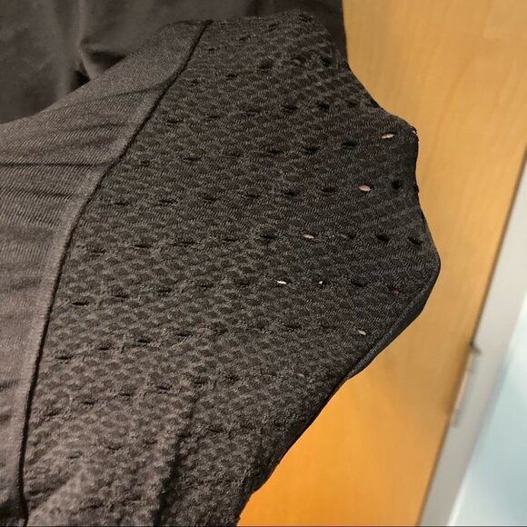 FABLETICS Compression 7/8 Leggings  Tights w/ Side of Leg Pattern Sz M - Picture 2 of 7